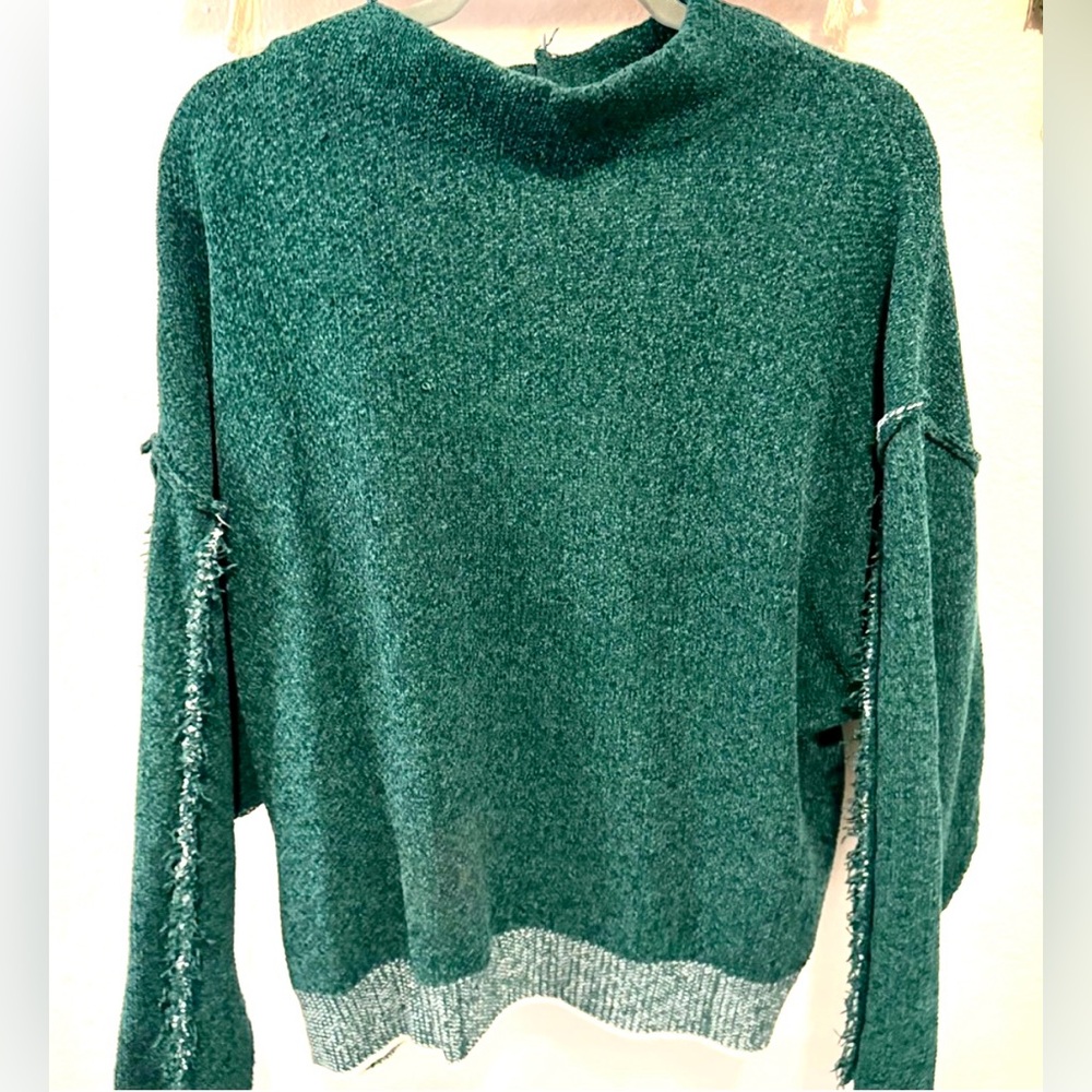 Zenana Outfitters Green Crew Neck Sweater